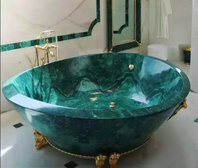Graceful Green Stone Bath Tub